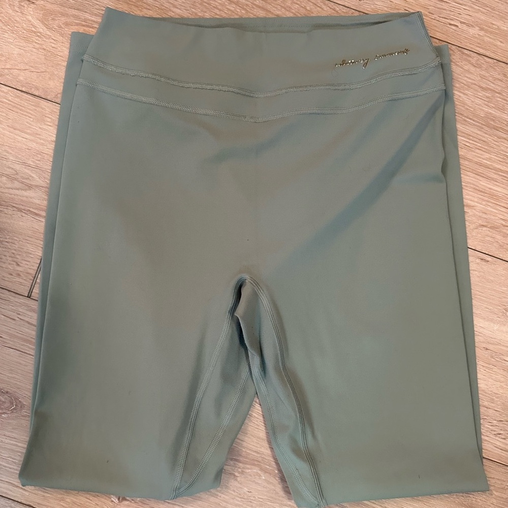 Gymshark - Whitney Simmons Leggings V3 w/ Butt Scrunch - Picture 5 of 10